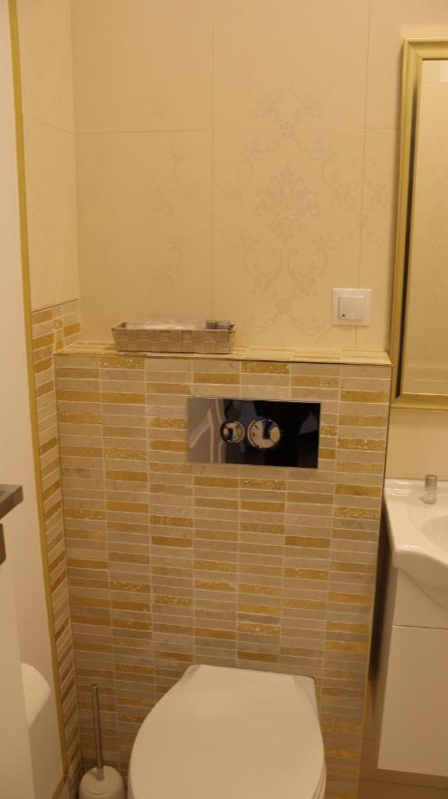 Orhideea Apartment 오라데아 외부 사진